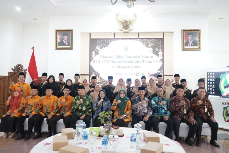 Bupati Magetan Nanik Sumantri bersamai Kafilah MTQ yang akan berlaga di Jember.
