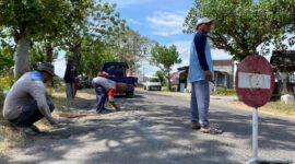 Perbaikan Jalan Swadaya Masyarakat. 