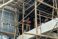 Ketua Komisi II DPRD Pacitan Rudi Handoko sidak pembangunan ruang rawat jalan RSUD dr Darsono Pacitan.