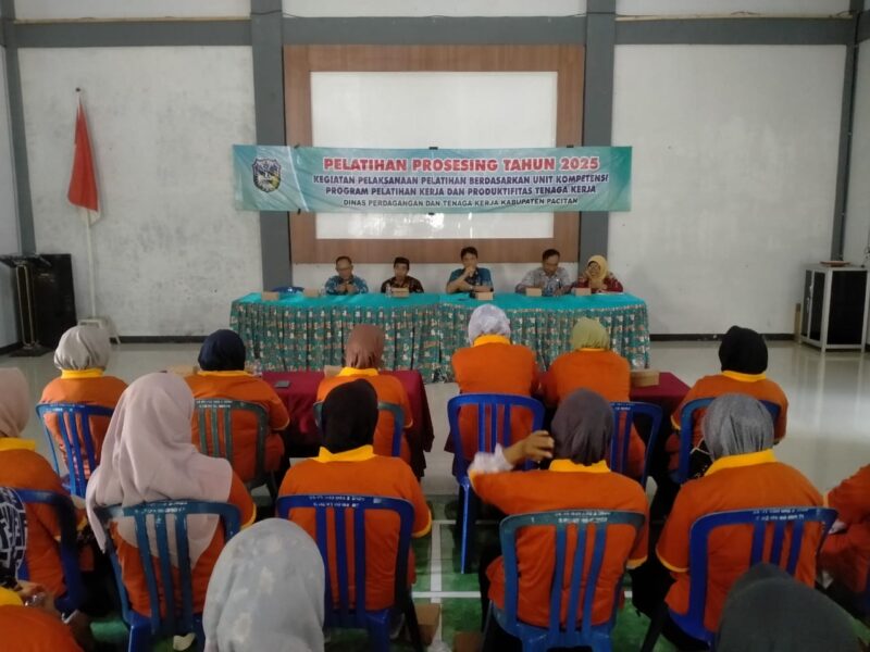 Disdagnaker Pacitan saat mengadakan pelatihan