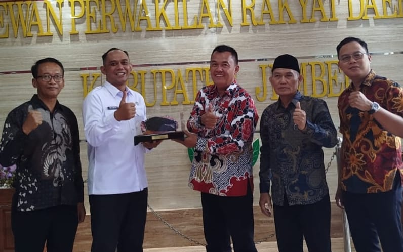 DPRD Kota Blitar Studi Banding ke Jember Bahas Tembakau.