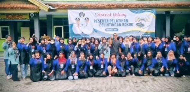 Pemkab Blitar Melalui Disperindag Dorong Pemberdayaan Pekerja Tembakau Lewat Pelatihan Pelintingan Rokok