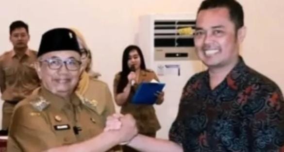 Pemkab Blitar Melalui Dinsos Salurkan BLT Dari DBHCHT