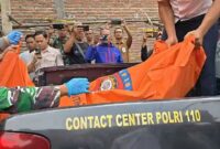 Mayat Nur Aini Dievakuasi.