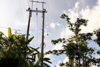 Tiang Listrik PLN di Tanah Warga. 