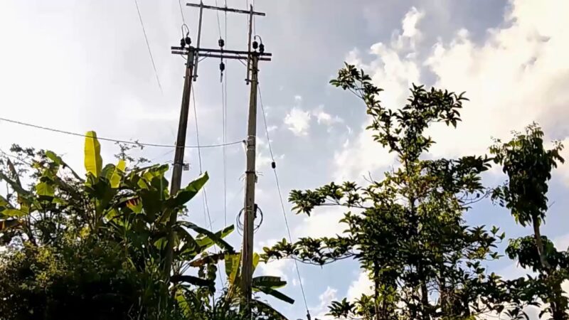 Tiang Listrik PLN di Tanah Warga. 