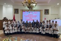 Bupati Nanik bersama PMI Magetan dalam penyerahan Hasil WTP Audit Eksternal 