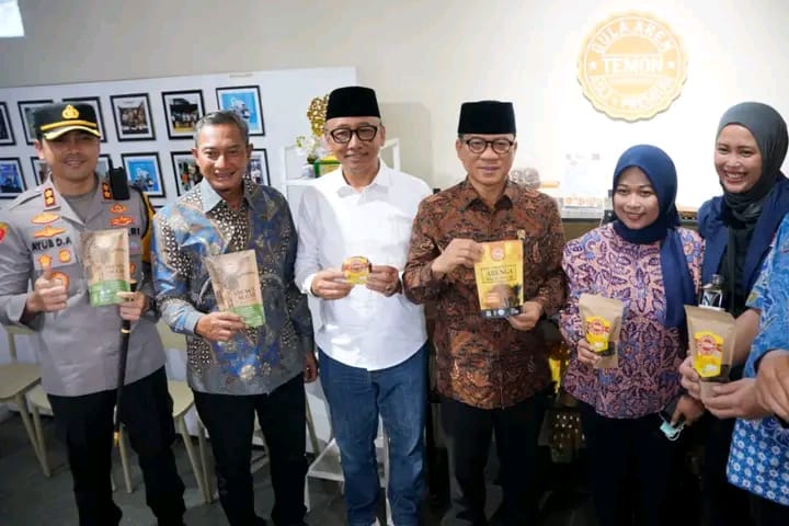 Bupati Pacitan, Indrata Nur Bayuaji mendapingi Menteri Desa dan Pembangunan Daerah Tertinggal Republik Indonesia (RI), Yandri Susanto