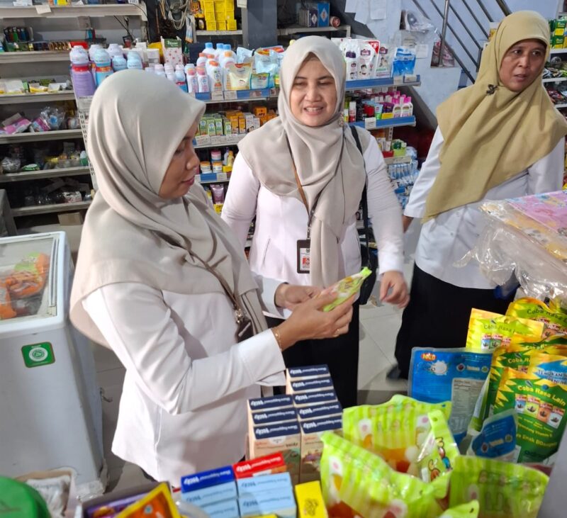 Petugas Inspeksi Mamin Disejumlah Toko Di Magetan