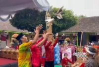 Pelepasan Merpati Peringatan HUT Ke 161 SDN 1 Magetan. 