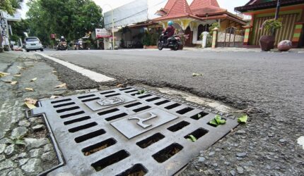 Salah Satu Drainase Aliran Air Jalan Diponegoro.