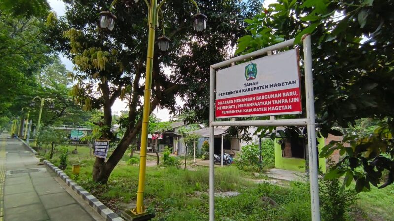 Puluhan Pedagang Di Kawasan Selatan Stadion Yosonegoro Magetan.