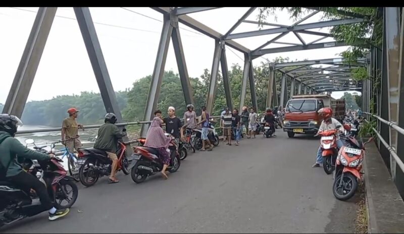 TKP Jembatan Ngujur Desa Goranggareng Taji Kecamatan Nguntoronadi. 