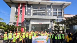 Petugas saat Lakukan pemeriksaan Di Kantor OPD. 