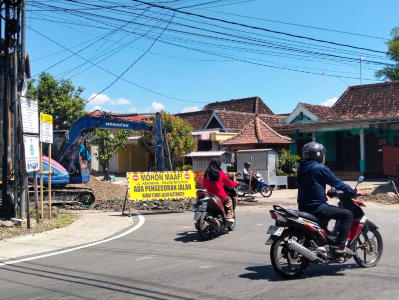 Rekonstruksi Ruas Jalan Kendung - Pojok Kecamatan Kwadungan Ngawi