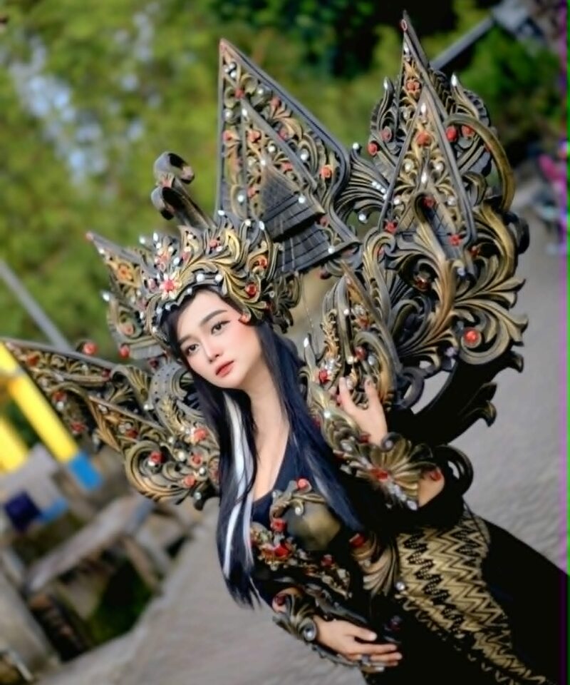Kostum Karakter Imaginasi Karya dessy Warga Gresik. 
