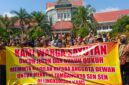 Protes Warga Tolak Tambang Galian C
