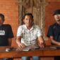 Perwakilan Perusahaan Tambang Memberikan Keterangan Kepada Wartawan.
