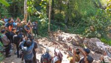Tim Gabungan Menyidak Lokasi Tambang