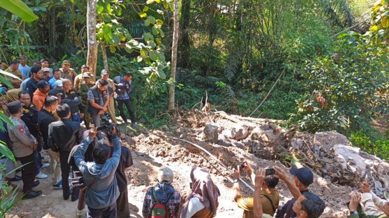 Tim Gabungan Menyidak Lokasi Tambang