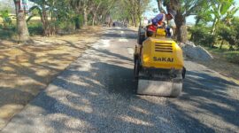 Proses Perbaikan Jalan Oleh Dinas PUPR Magetan. 