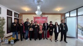 Bupati Magetan Nanik Endang Rusminiarti bersama Pengurus BPW Peradin Jawa Timur dan BPC Peradin Magetan.  