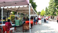 Stand Makanan Dalam Program Merdeka Sarapan Pemkab Magetan Di Timur Alun-alun Magetan. 