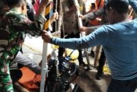 Proses Evakuasi Jenasah Korban dari dalam sumur.