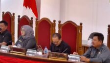 Pompinan DPRD Ponorogo saat memimpin paripurna dengan agenda menyampaikan hasil reses masa sidang ketiga 2025-2026. 