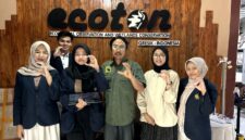 Tim MARICYCLE bersama ECOTON.