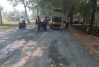 Pemeliharaan jalan Karas - Pelem oleh UPTD PUPR Magetan Wilayah 4 Barat