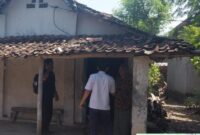 Tim Disperkim Magetan Melakukan Kunjungan Lapangan Di Salah Satu RTLH.