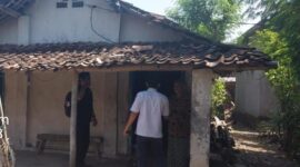 Tim Disperkim Magetan Melakukan Kunjungan Lapangan Di Salah Satu RTLH.