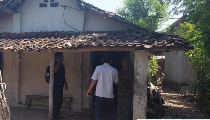 Tim Disperkim Magetan Melakukan Kunjungan Lapangan Di Salah Satu RTLH.
