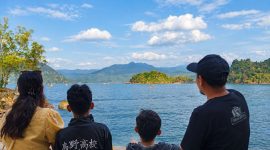 Panorama Pantai Pasir Putih Trenggalek