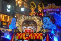 Mobil hias Pemkab Ponorogo tampil memukau dalam WJNC 2026. 
