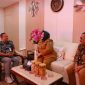 Plt Bupati Ponorogo Lisdyarita dan Plt Kepala DLH Ponorogo Sapto Djatmiko ditemui oleh Doni Sri Putra, Direktur Penggunaan Kawasan Hutan Kementerian Kehutanan RI. 
