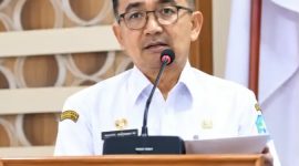  Plt Kepala Baperida Ponorogo Luhur Apidianto. 
